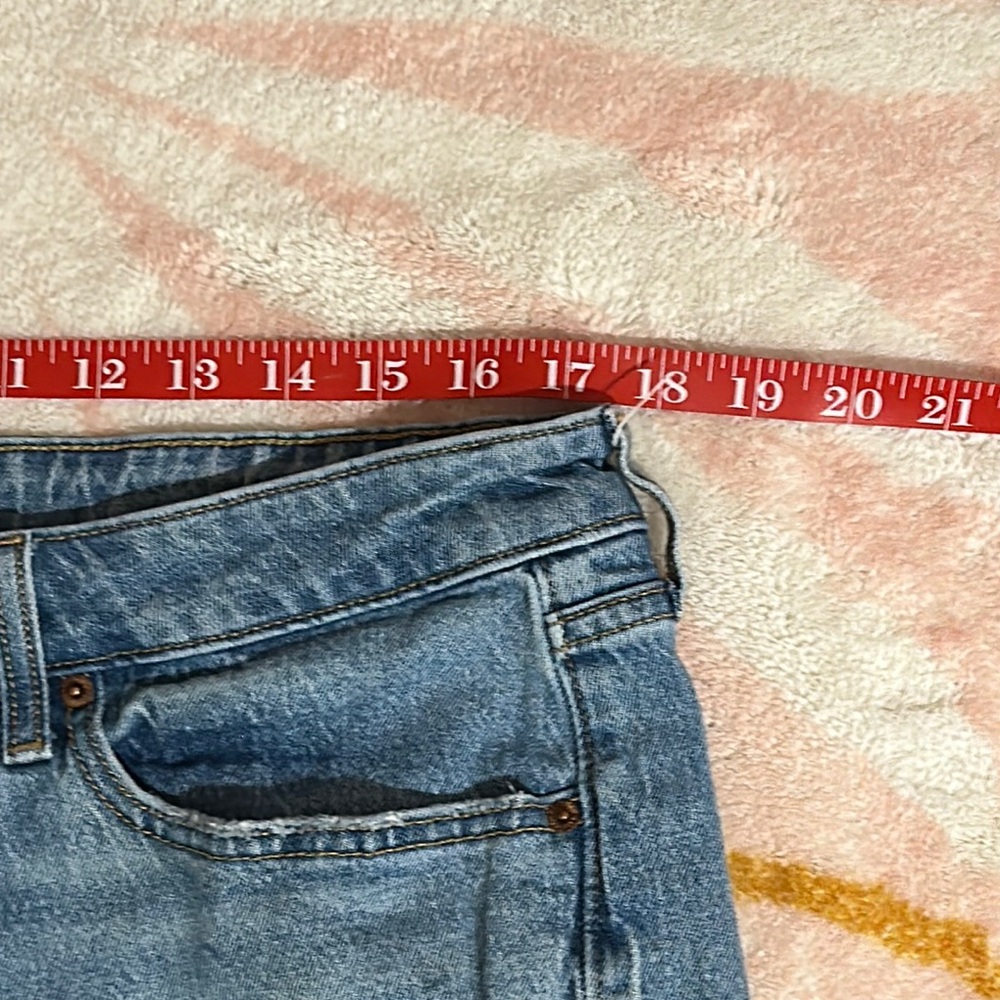 Old Navy Women's Blue Denim Shorts - Picture 5 of 6
